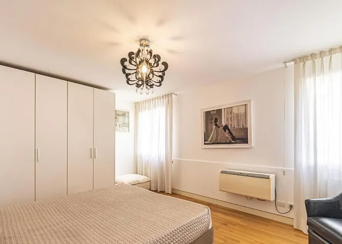 Ca' Emma San Marco - Canal View *